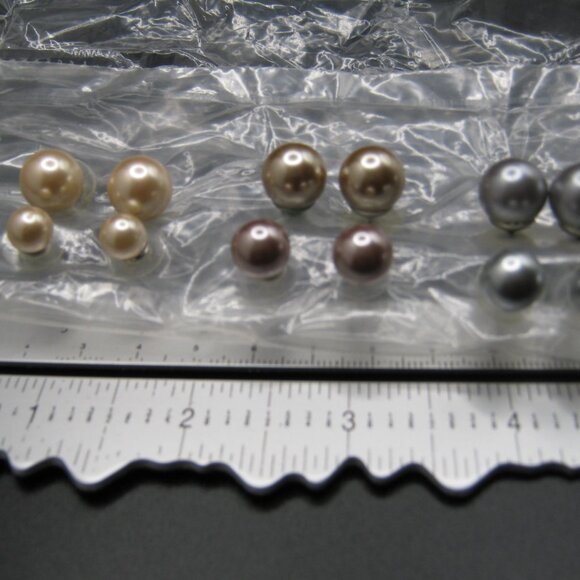 Pearl Earrings - 6  Sets .  Ivory, Pearlized Champaign Gold, Pearlized Gray. - Picture 1 of 3